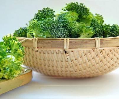 Broccoli , Nutricional Food , Good for Health ,Healthy Food, Nutrition, Diet, Veggies, Health Inspirations, Tips for the day